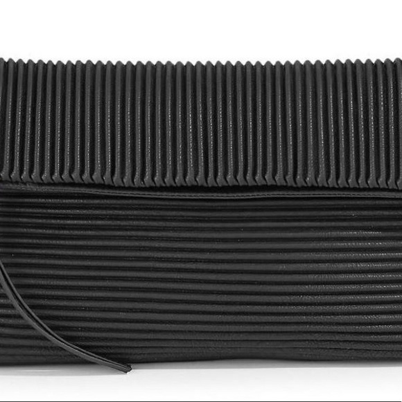 Vince Camuto Karli Ribbed Clutch Black - Picture 2 of 8
